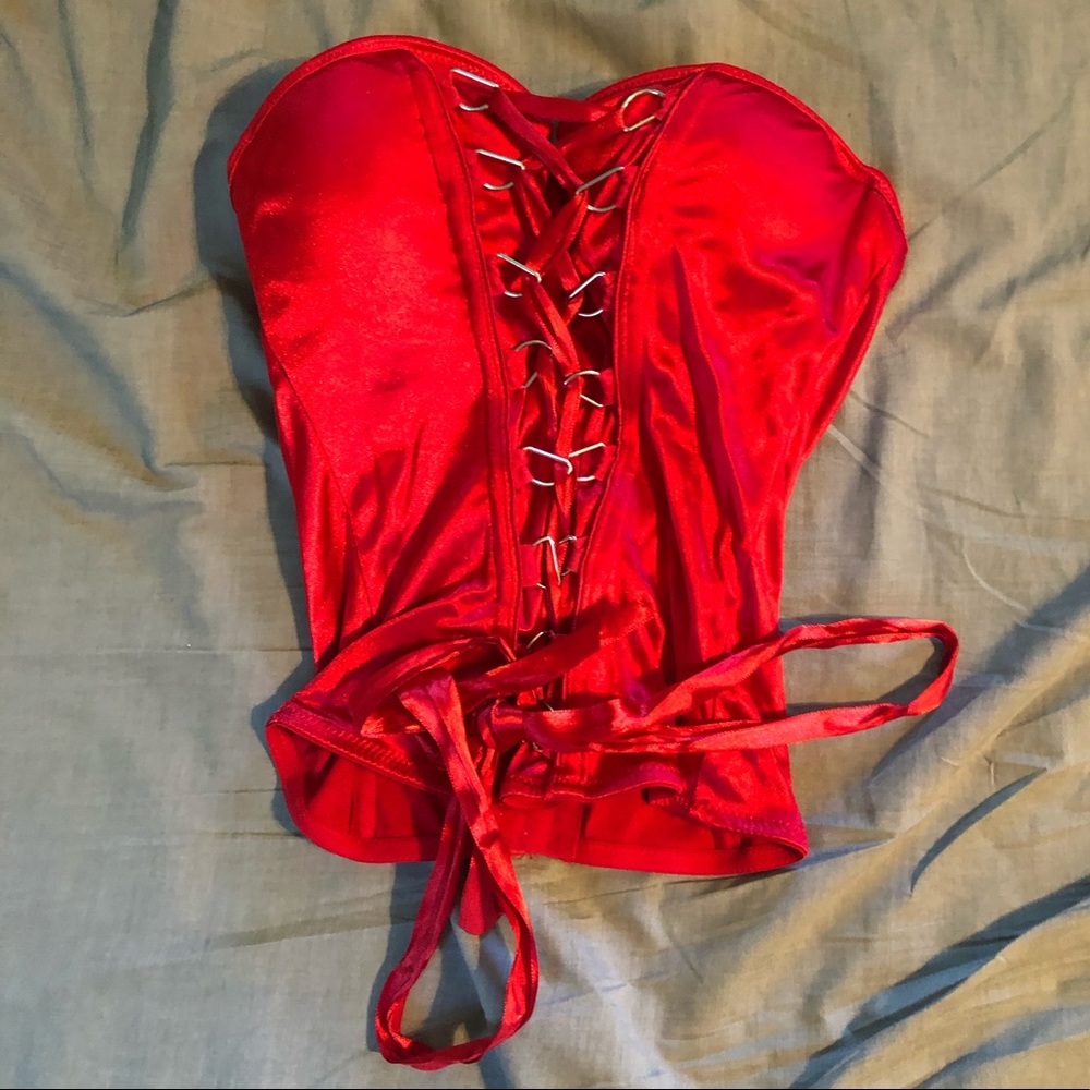 RED CORSET TOP
